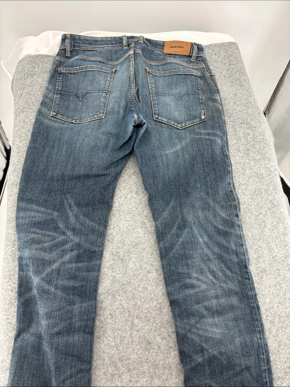 Diesel Men's 1979 Sleenker Skinny Fit  button fly distressed Jeans 31